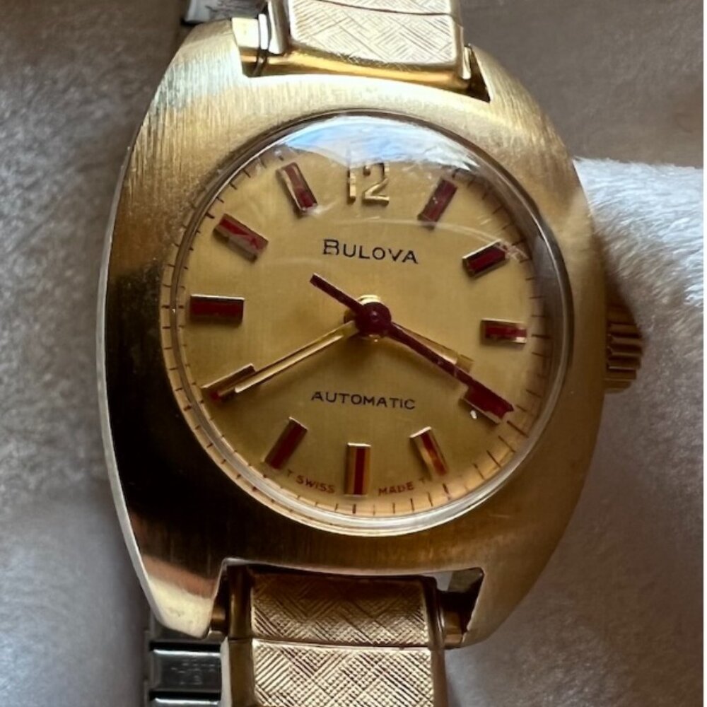 Vintage Bulova Women's Watch - still runs